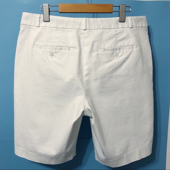 BANANA REPUBLIC | White Bermuda Shorts | Size 12 - Picture 3 of 15